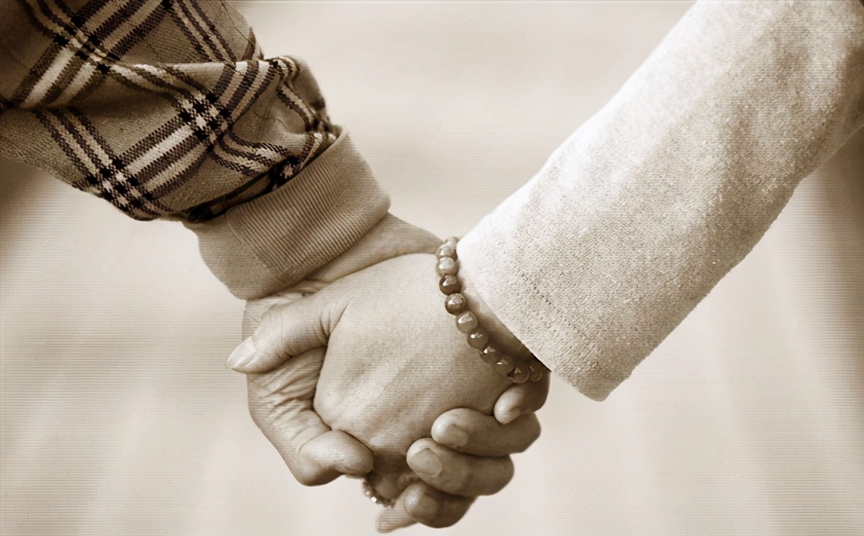 59岁老人再婚，该不该领结婚证？听听一位过来人的心里话