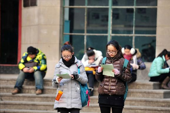 太过自信？山西医科大学考研要求过四六级，考生怼其“普信大学”