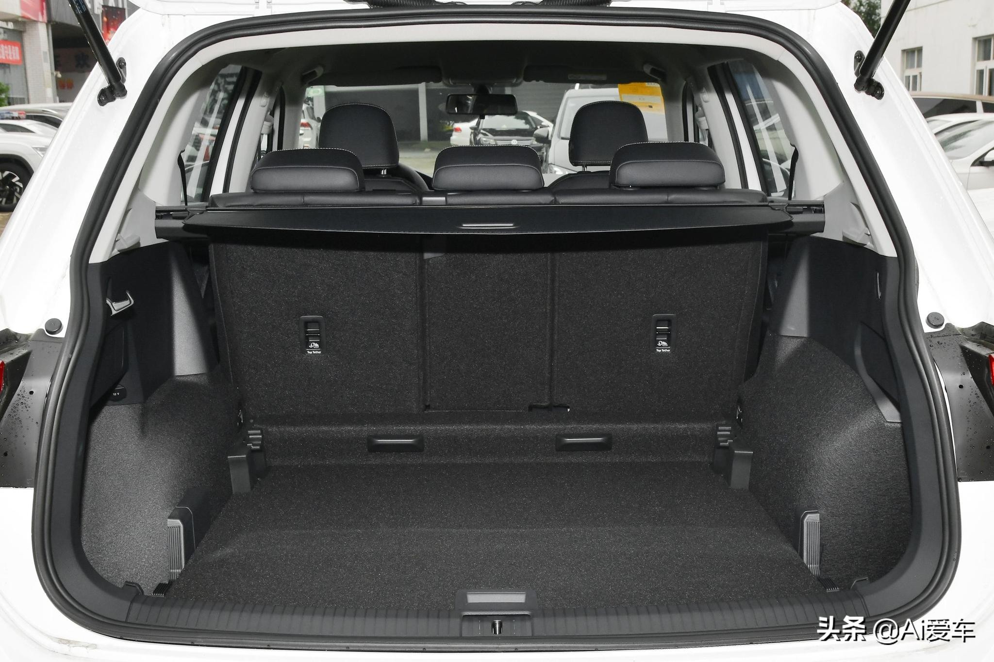 加长大5座，德系热销家用SUV，油耗6.6L车价不错，实拍大众途观L