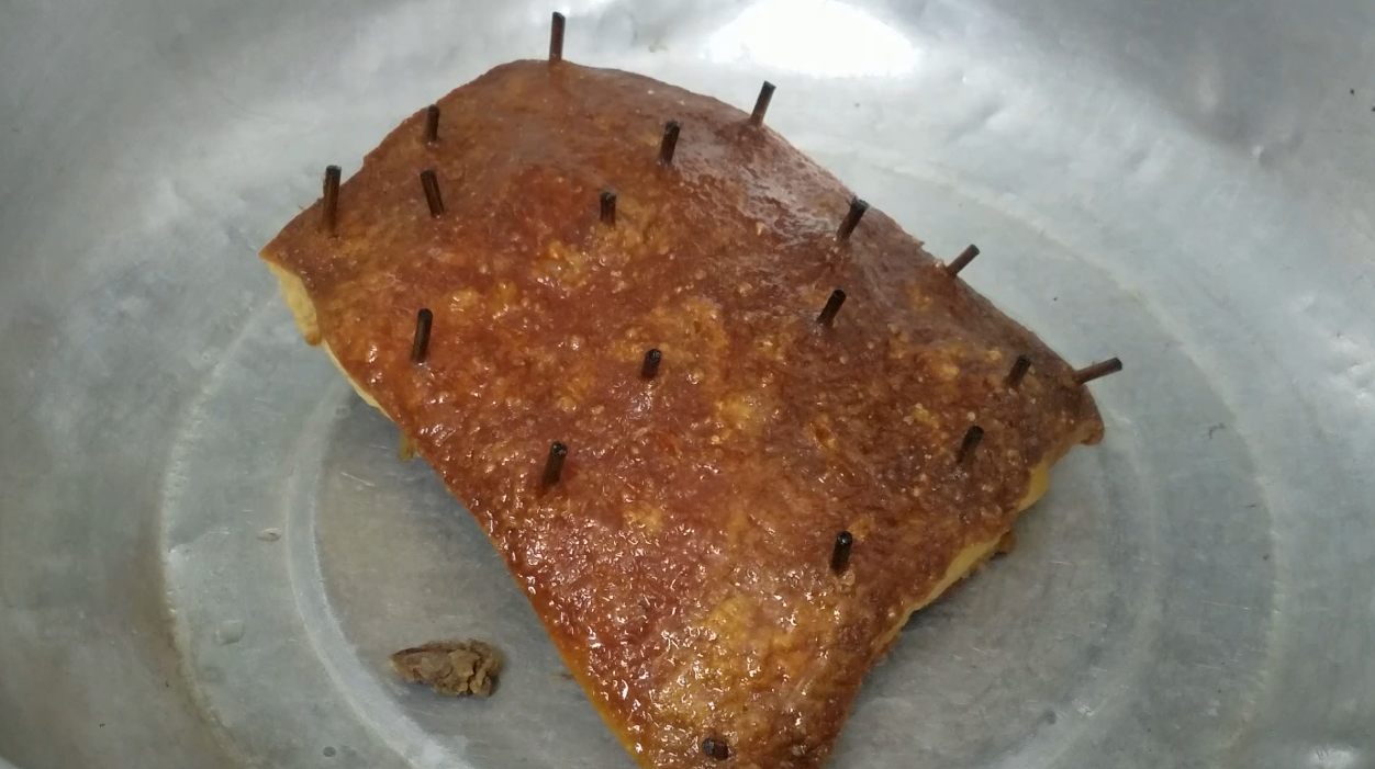家?？廴?家常扣肉最簡單的做法