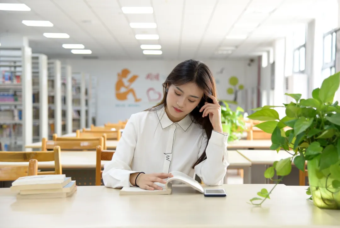 欢迎报考湖北国土资源职业学院！2020年，我们9月见