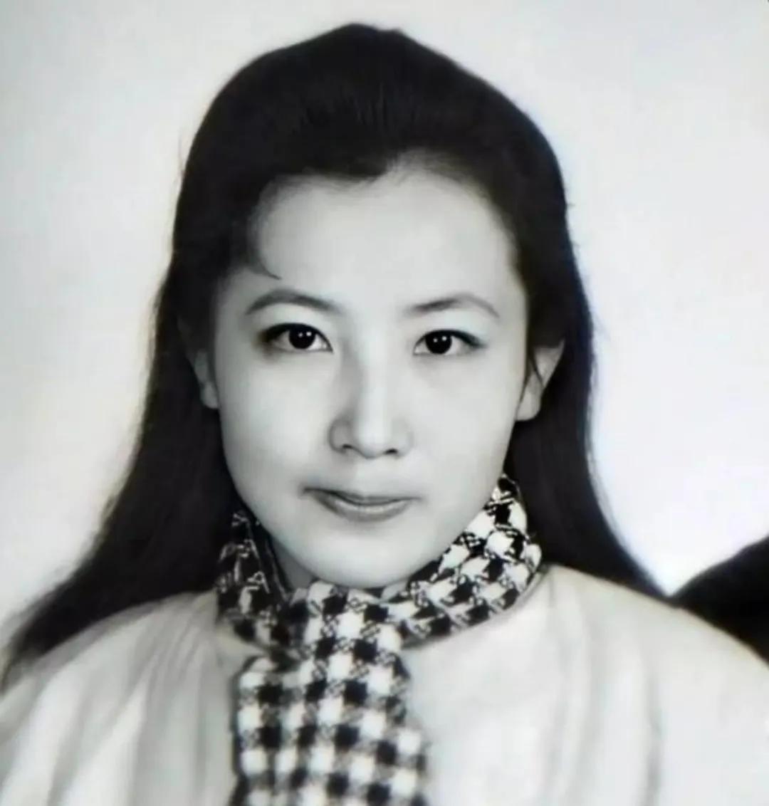 劳荣枝年轻时图片(劳荣枝能看上其貌不扬的"二流子"法子英,其实他们有