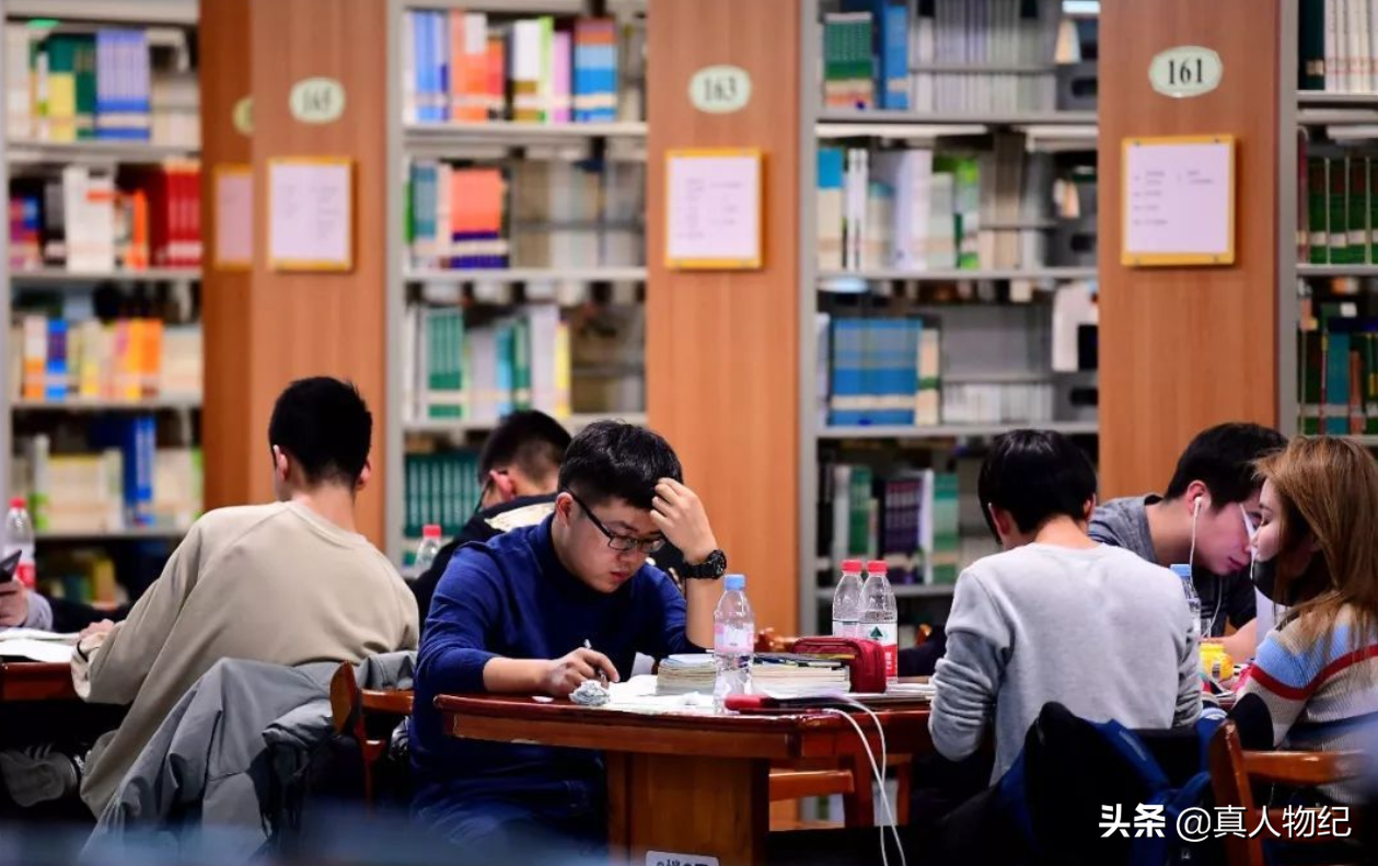 一组清华大学“偷拍照”流出，“放纵成瘾”的大学生，该醒醒了