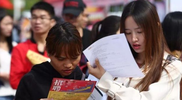 有种读研难叫“考得上念不起”，学费对考生是道坎，只能绕道走