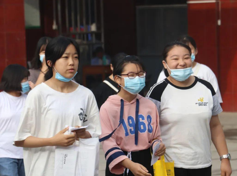 适合“文科生”报考的好大学，就业前景好，未来不比理科生差