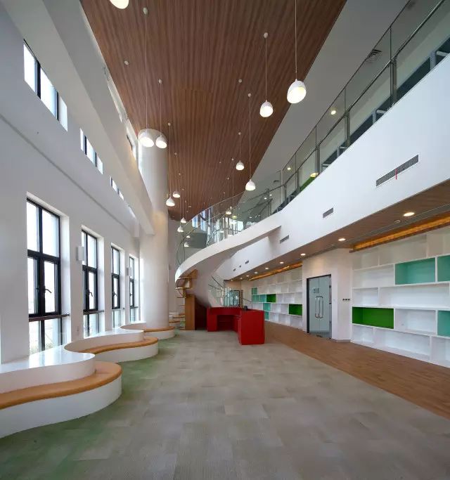 魔都上海这些年，适合翻拍流星花园的私立学校：颜值高，学生棒！