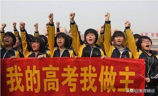 我国高考裸分最高的三个人，第一纪录无人破，最后一位令人敬佩