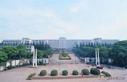 中南“小211”，拥有“家具学院”，林学、生态学不错！