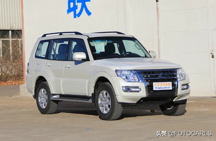 进口三菱帕杰罗3.0L V6实拍，35万起优惠还大，却干不过普拉多？