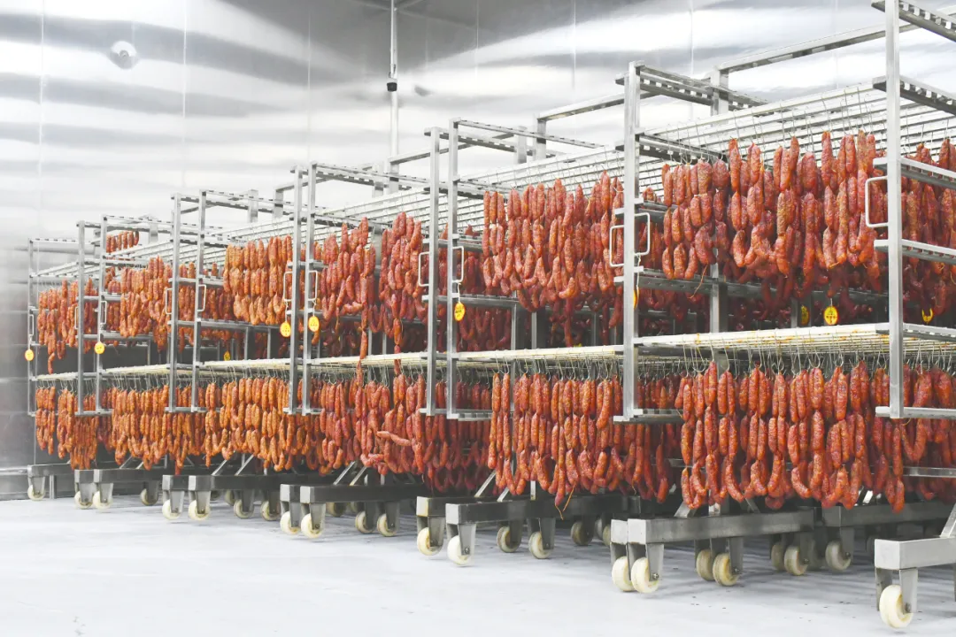 铁骑力士邓兴亮：未来要做中国高端肉类食品领军企业，3年内食品端目标直指100亿