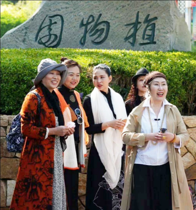 辽东半岛滨城大连一道靓丽风景——大连俏佳人模特艺术团