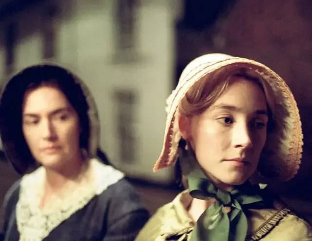 都在关注《菊石》的大尺度，其实更该看到，那个时代对女性的不公