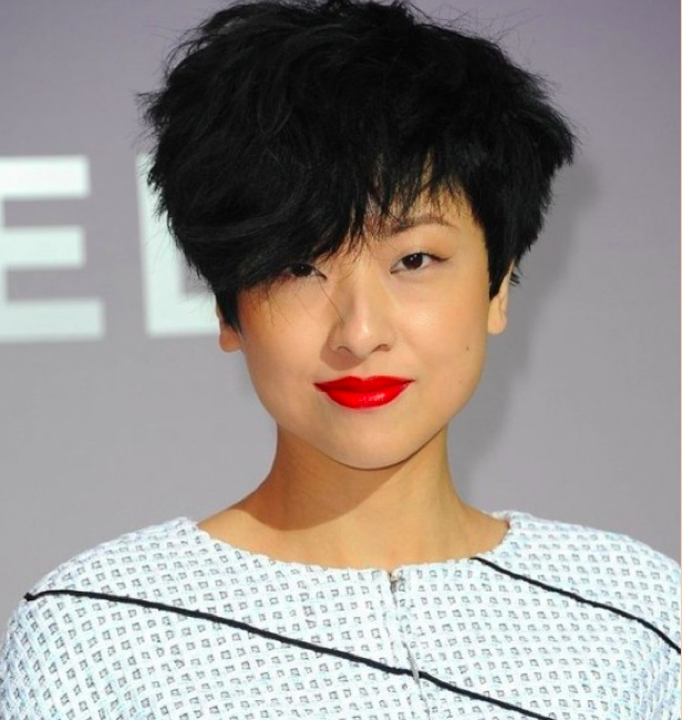 陈康缇(陈奕迅14女儿现身香港街头,陈康堤身高已经直逼妈妈)