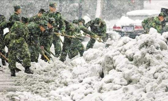 冰灾(美国雪灾导致大停电，对比08年中国雪灾，美国体制弊端暴露无遗)