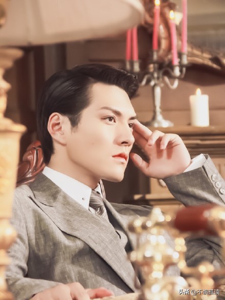 《第一炉香》：女学生葛薇龙为什么自甘堕落，沦落成高级交际花？