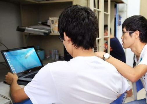 大学开学后，大一新生有必要带电脑去学校吗？听听学长的建议