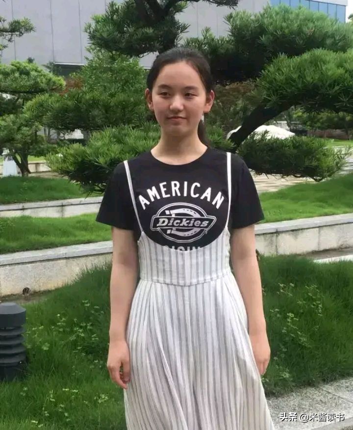 贵州女孩坚持一个习惯养成学霸，数学满分，720分摘状元上北大