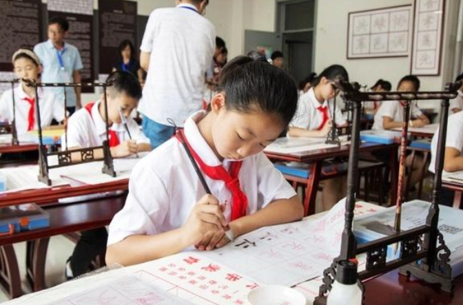 两份高考满分作文，皆得益于卷面书写工整，娃写字能力家长别忽略