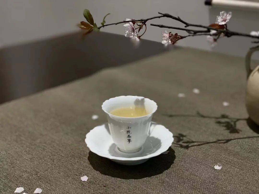 为什么说，白瓷盖碗才是最实用的茶具？3点道出精髓