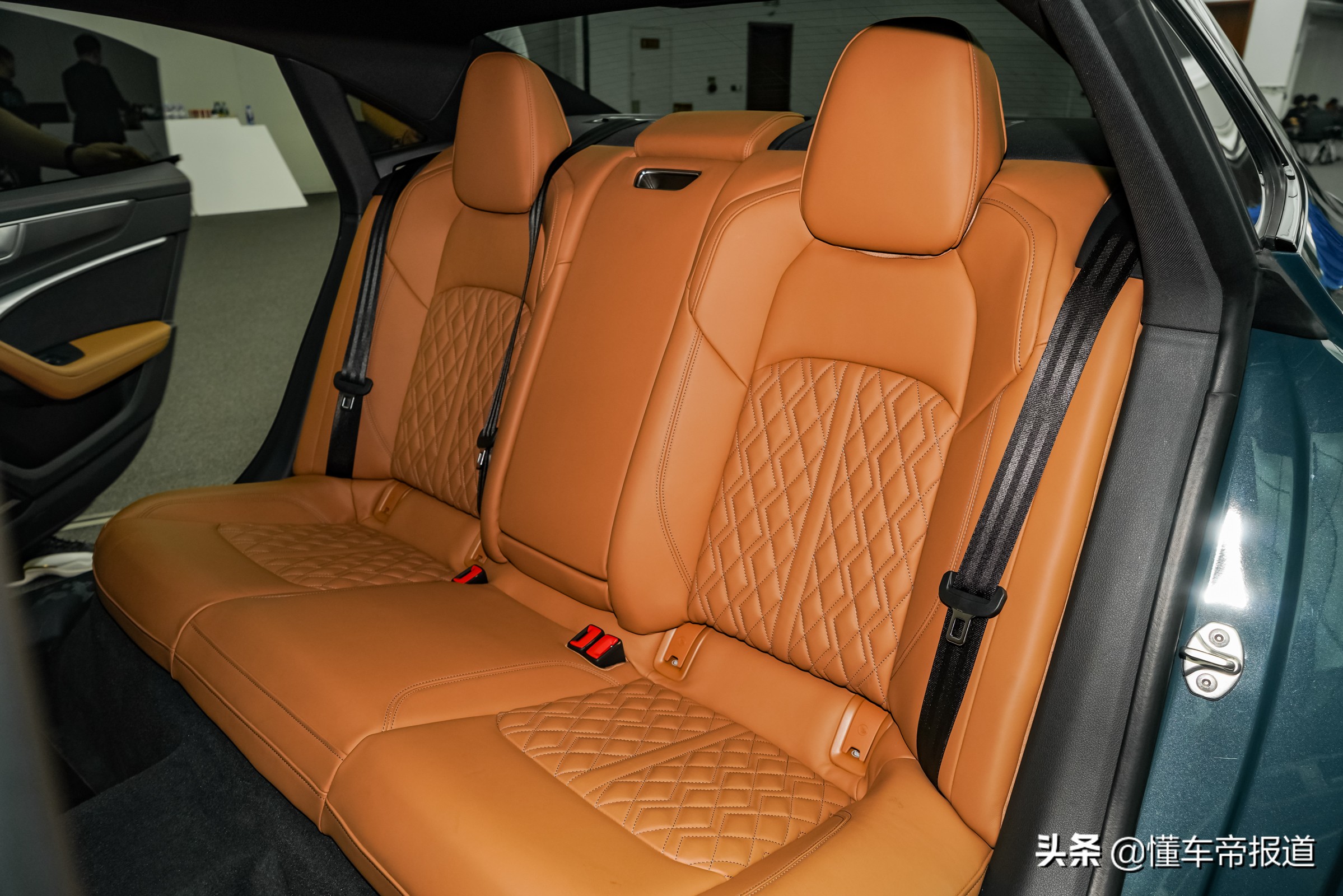 新车 </p><p>　　 比A6L“高半级”！上汽奥迪A7L正式开启“先行版”预订