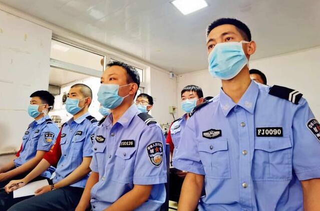 待遇不输公务员的“合同工”，薪资福利真不少，毕业生别错过