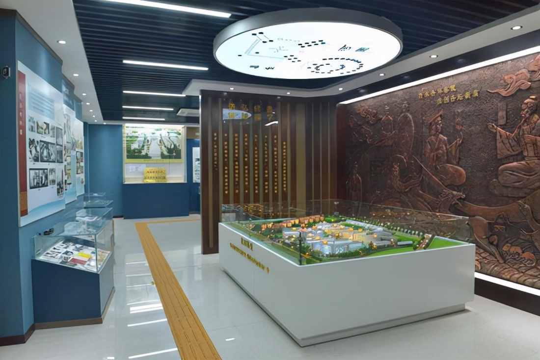 李长文一行到河南推拿职业学院调研：抓住机遇传承中医药文化精华
