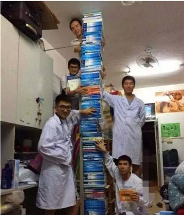 大学容易挂科的3大专业，学习难度系数大，榜首实至名归