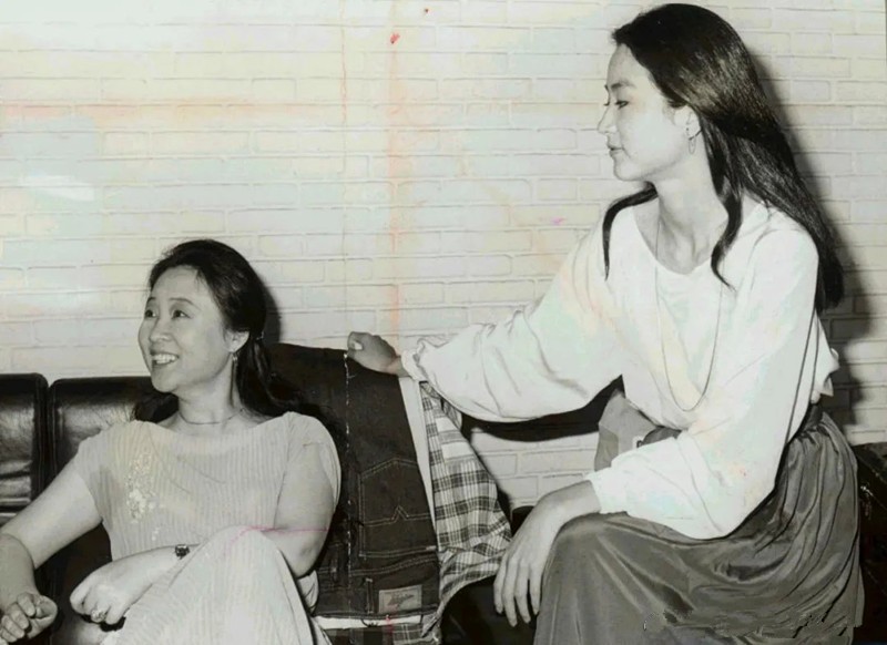 琼瑶的“励志人生”：2次高考落榜，3段辛酸情史，终成言情教母