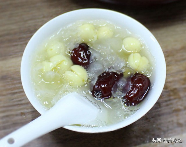 銀耳蓮子湯,銀耳蓮子湯的功效和作用
