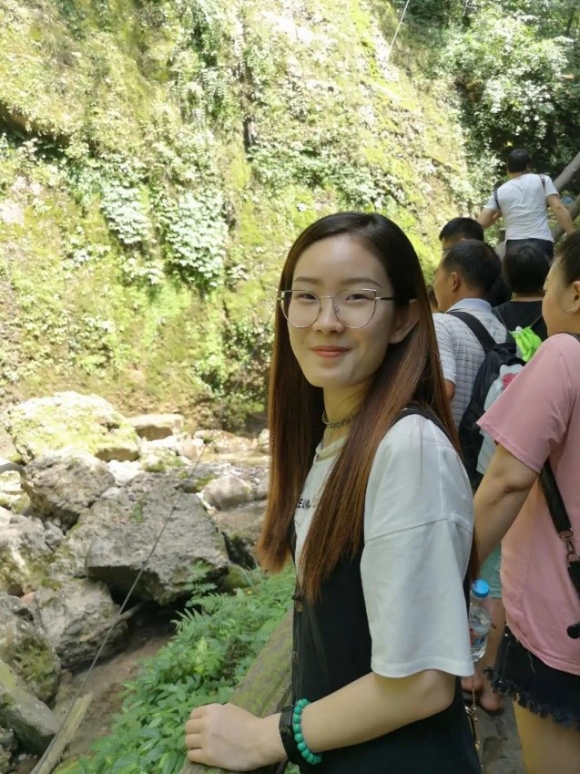 成都理工大学管理科学学院（神仙学姐）