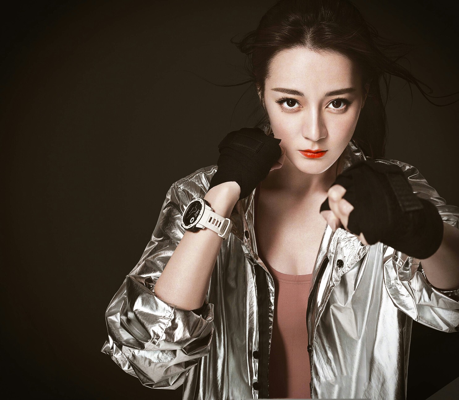 四金影后“迪丽热巴”，与她背后的绯言绯语
