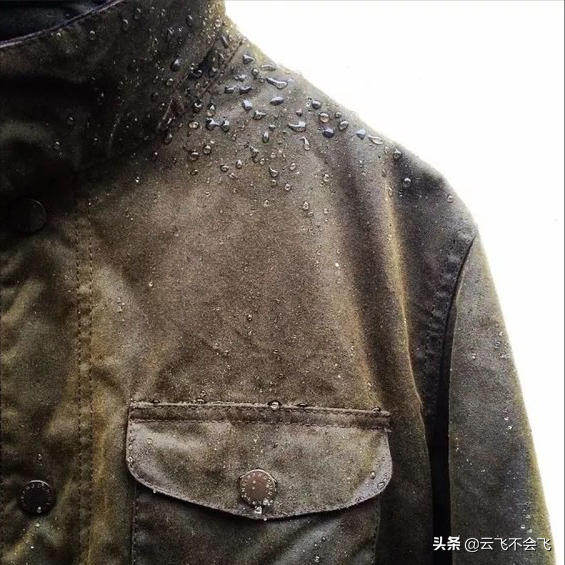 下雨天也要穿得够“品”，4个不得不知道的有品又有料的防雨品牌