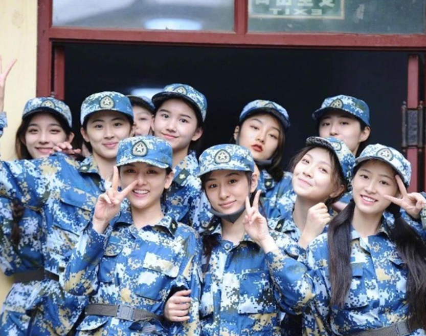 今年高考本科投档线出炉，2所985和1所211大学分数线是521和418分