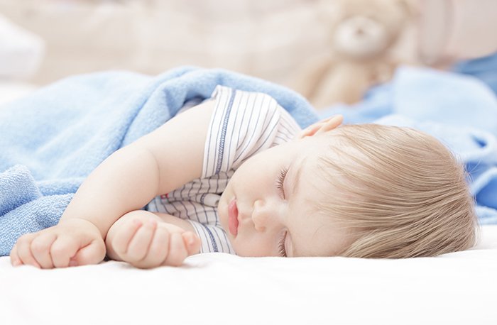宝宝晚上睡觉鼻塞怎么办？夜间鼻塞影响睡眠质量的原因及解决方法