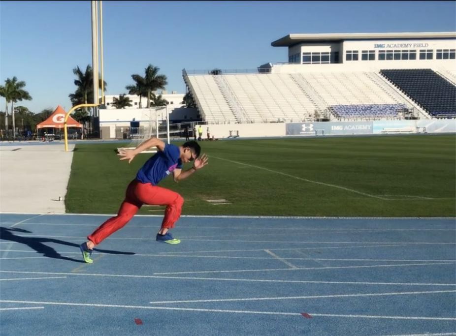 “中国飞人”！韧带断裂，他术后第二天就开始训练，22岁刷新纪录问鼎冠军！