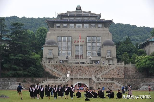 口腔医学专业最好的4所高校，学生发展前景好，毕业就拿高薪