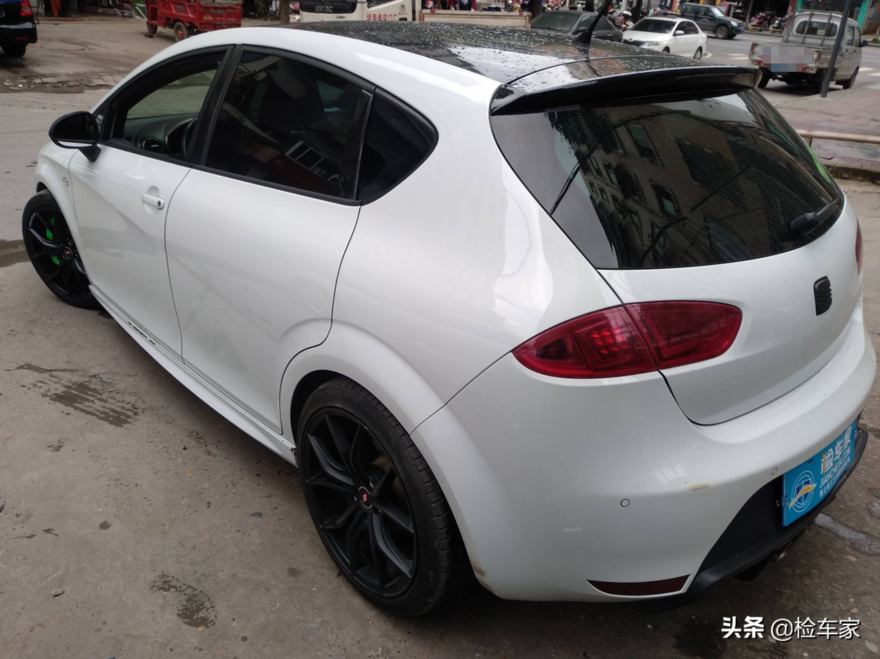 大众西雅特LEON车主的痛！开7年掉价25万，网友：小众车的代价