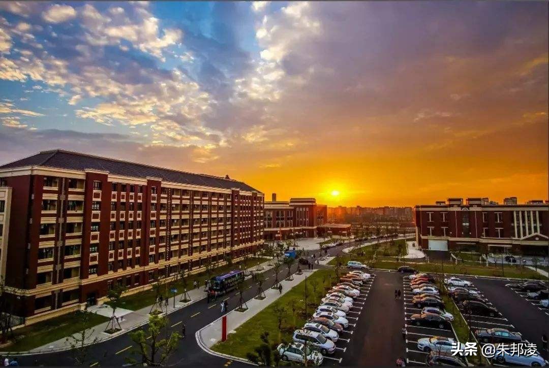 上海最大民办大学要上市了！学生2万，年收入4亿，净利润1亿