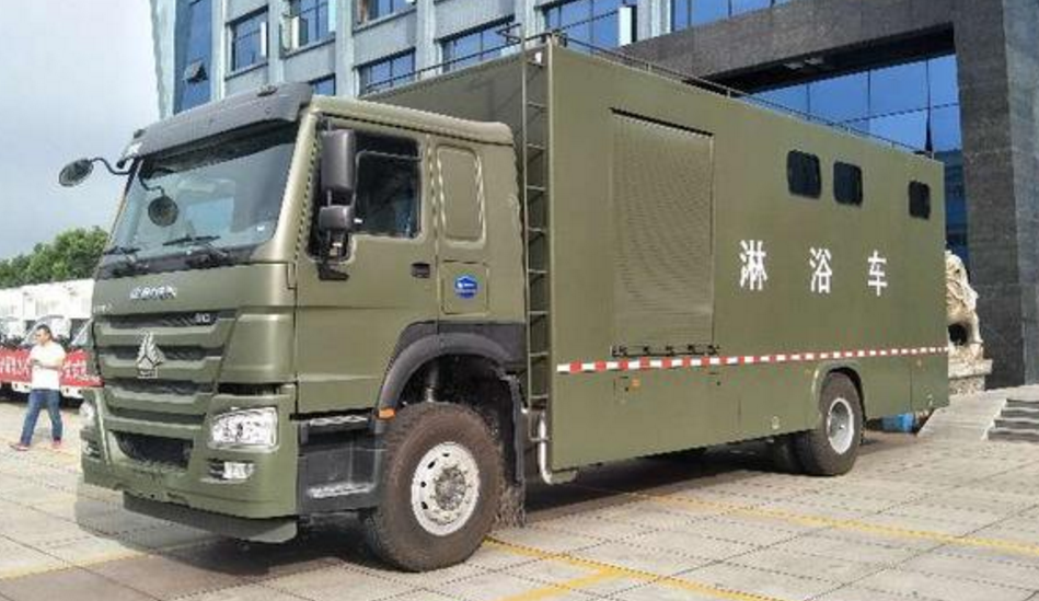野外"洗澡"专用房车!最多容纳32人洗浴,号称部队的移动澡堂