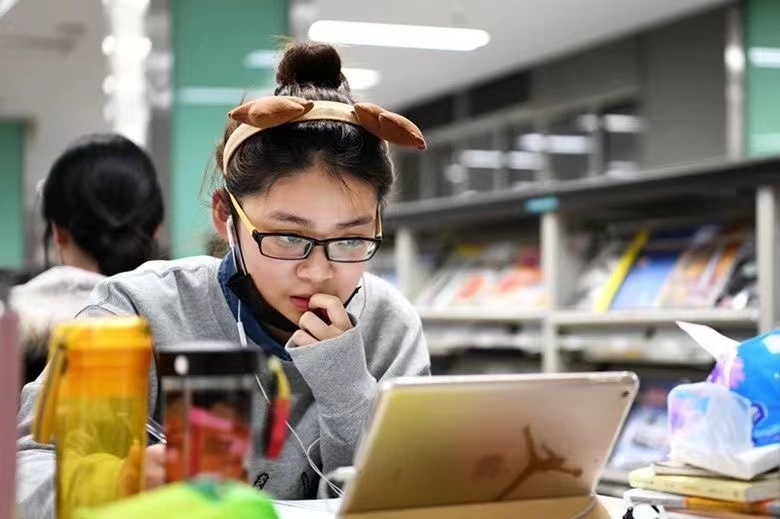 会计专业的学生，毕业后是先考研还是先工作，听听过来人的意见