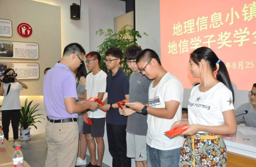 大学奖学金的意义重大，不光是钱的事，很多的好处毕业时才知道