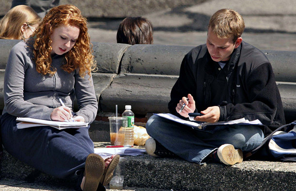 哈佛学子只睡4个小时，清华图书馆座无虚席？这些“鸡汤”你信吗