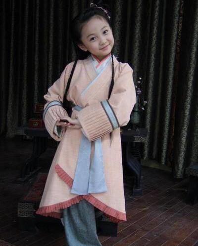 假唱风波、被怼老气？20岁林妙可依然拍戏上央视，悄悄活成大赢家