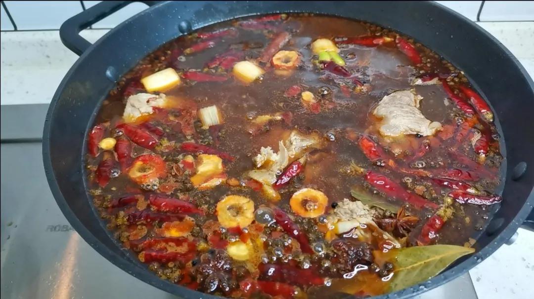 酱香大骨头做法和配方（分享酱大骨嫩而不柴秘制配方）