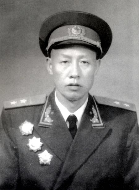 1958年，刘亚楼做了一件事，毛主席听后非常生气，更是数月不理他