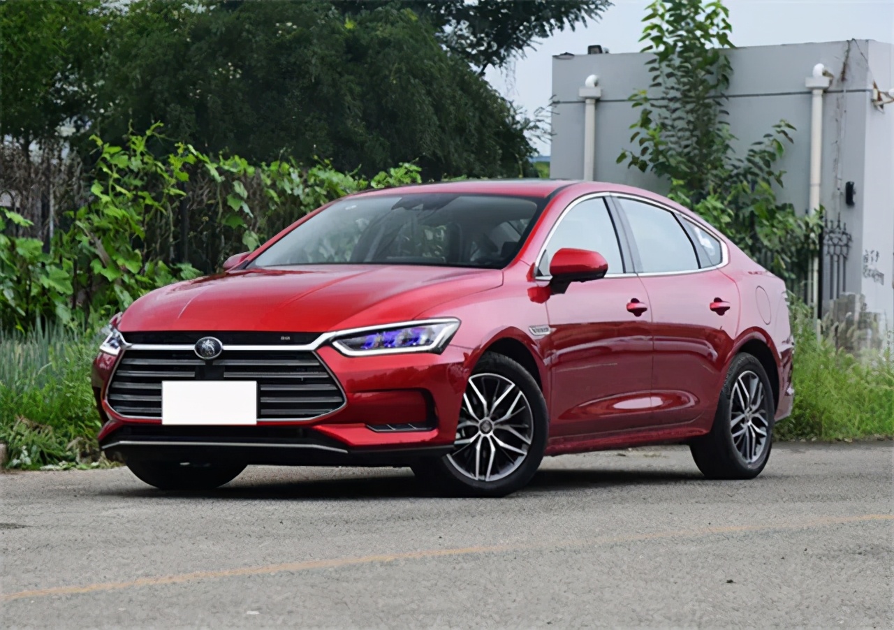 车300：盘点4款打“骨折”也卖不掉的车型，二手车商都不敢收