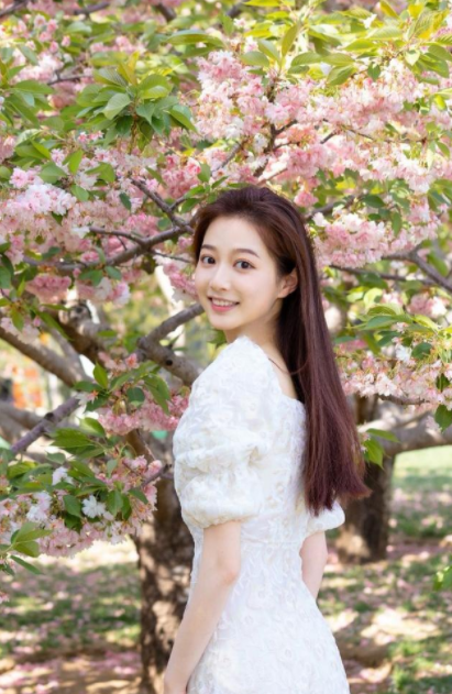 中国传媒大学校花冯琳，实习无缘央视，网友对她评价“两极分化”