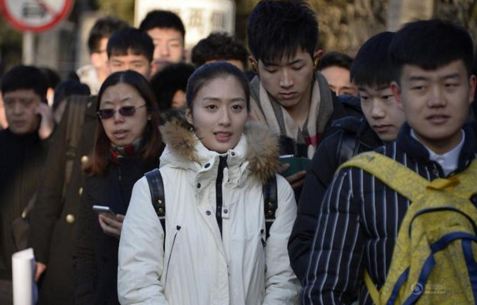 她是“高考成绩”最高的明星？621分傲视群雄，美貌与才华并存