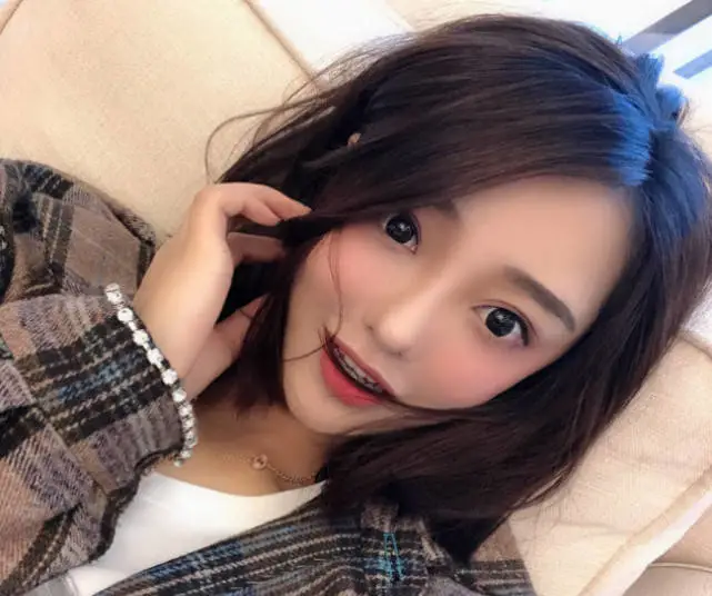 95后情侣自拍小视频被抓：毁掉三观最快的方式，就是让他赚快钱