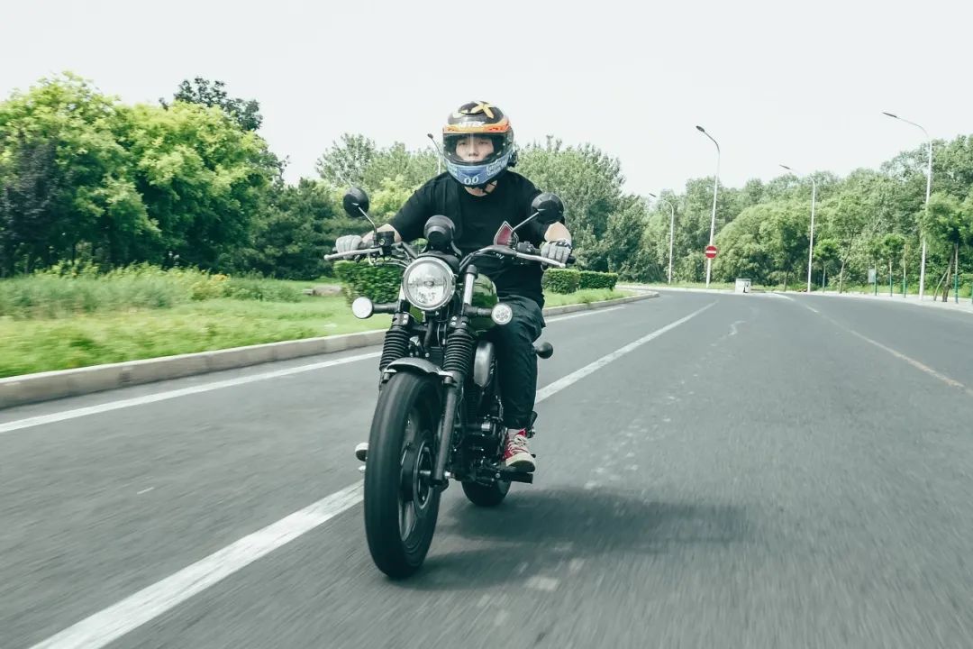 250cc级别性价比巡航车：赛科龙RA2 试驾体验